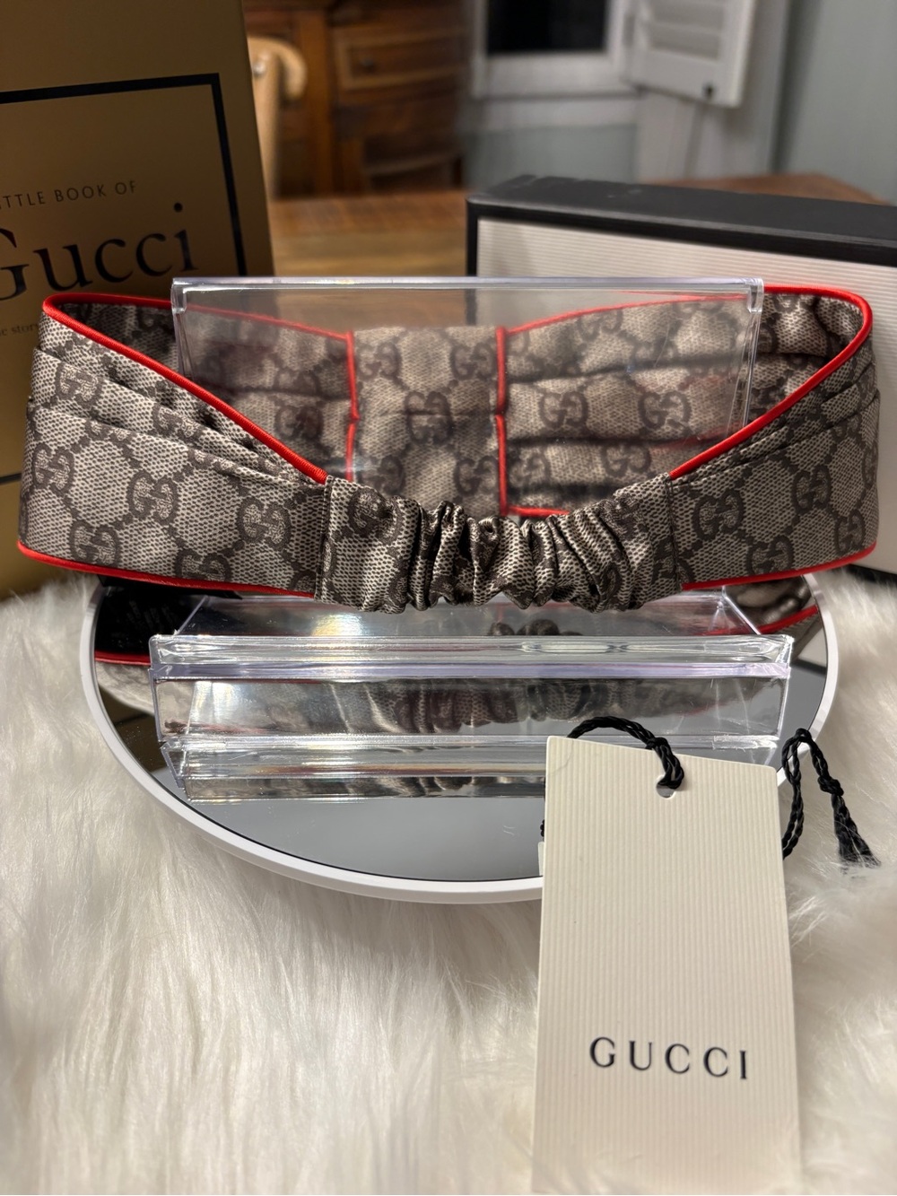 ❤️❤️Gucci Rose Embroidered Heart Bow Headband in Red and Green on GG Silk❤️❤️ - Picture 2 of 4